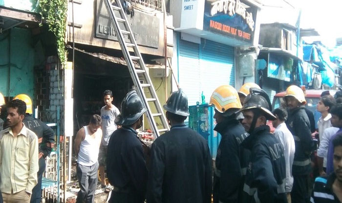 8killedinfireatmedicalstoreinmumbai